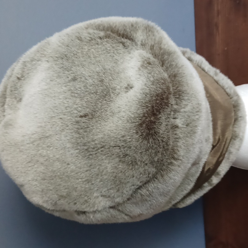 Hat - Picture 4 of 12